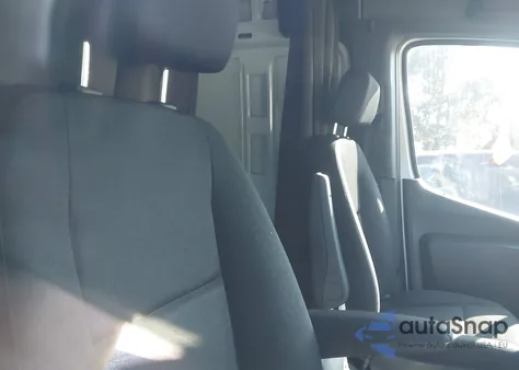 2021 Mercedes-Benz Sprinter 2500 High Roof I4 z USA, uszkodzony, nr VIN W1W40CHY3MT052308